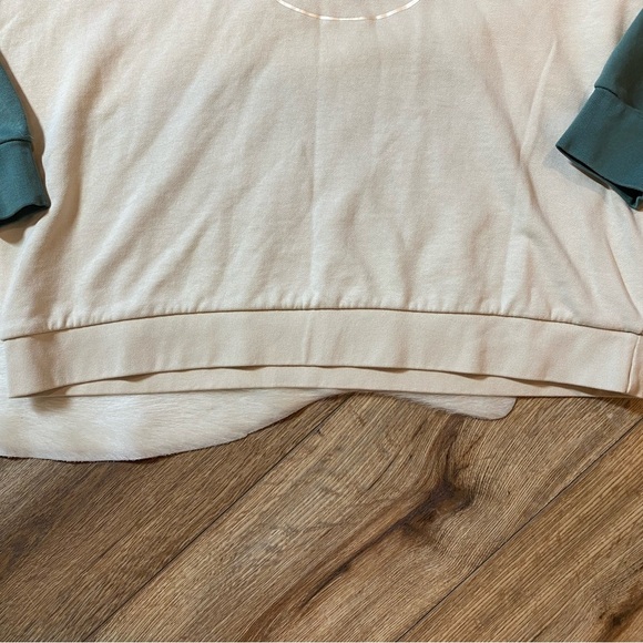 Levi's women's sweatshirt with raglan sleeves “The Stable Haven” - Picture 4 of 7